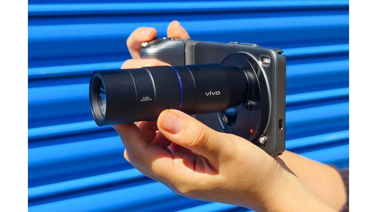 It basically looks like a camera, if you squint a little.