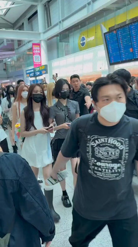 I eNJIGKIc r oaI.jpg