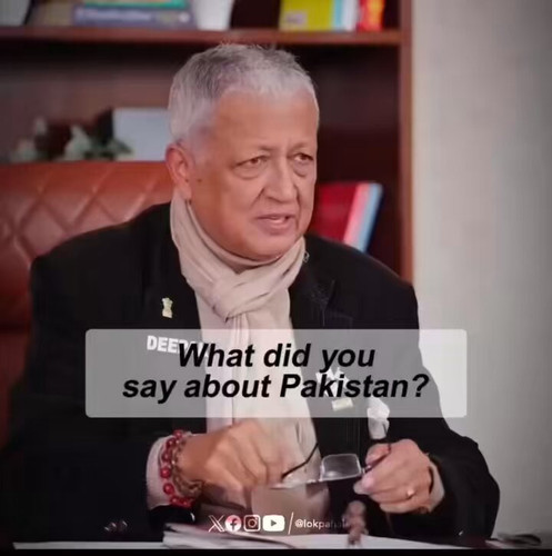 BIYQFLku v u3TPq.jpg