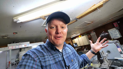 hMfsQhpGELY 5crf.jpg