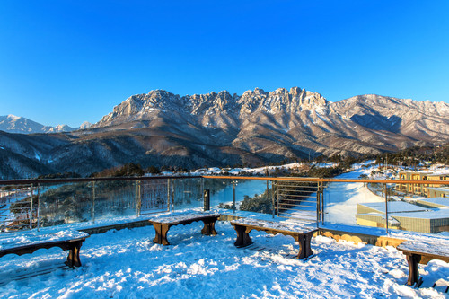 Your Ultimate Guide: Travel News and Smart Travel Tips.jpg