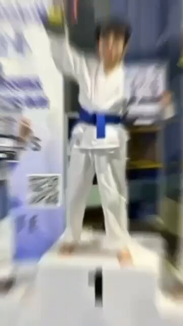 tTRvLErKxv 6KetB.jpg