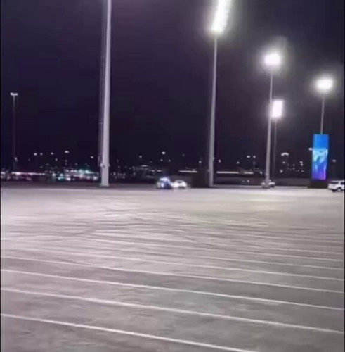 n2LOR4L9ue 1B2YQ.jpg