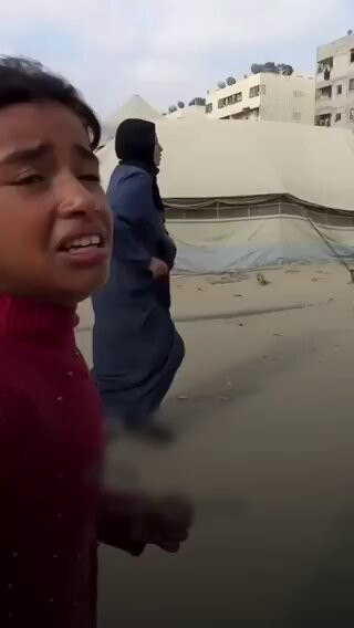 JokGla1Llr9hVng0.jpg