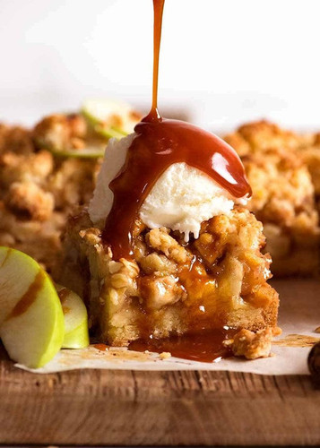 Apple Crumble Bars 9.jpg?resize=900%2C1260&zoom=0.jpg