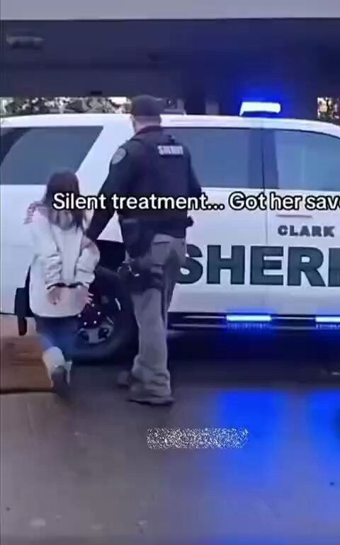 KTwHB0FssE5fTXn4.jpg