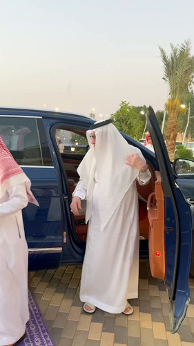 VCLoEeC6ce6V PCW.jpg