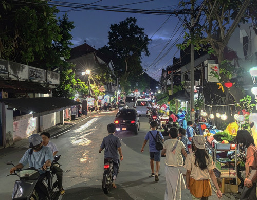 R2 stop 01 night.jpg