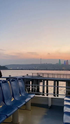 UMotxl 4oPRE5j5b.jpg