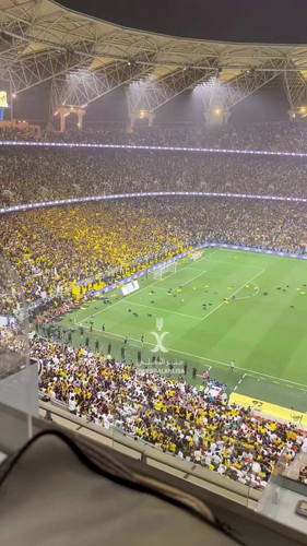 Pc c34l1BZQ0IuaU.jpg