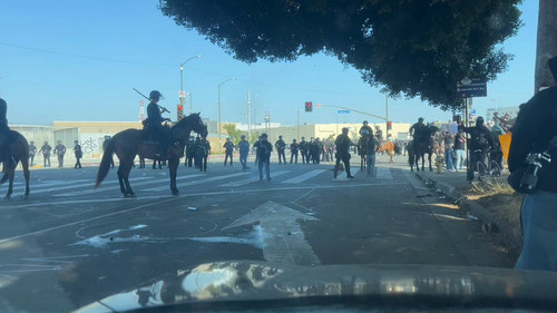 r RgYUjVkosAzjrt.jpg