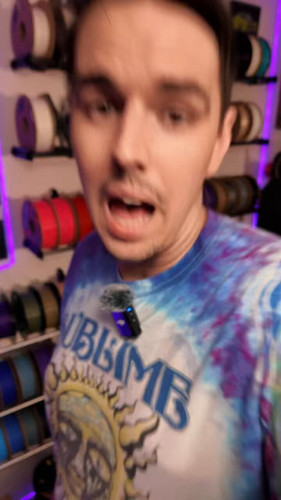 fcD2ZAge UGxoUca.jpg