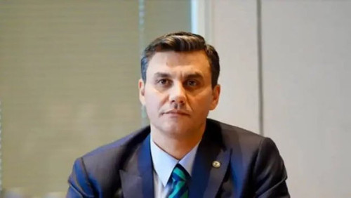GtAk81tagAAtSAM.jpg