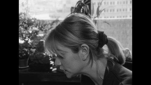 Elle.voulait.faire.quelque.chose.1994.FRENCH.VOF.1080p.WEB DL.H264.AAC2.0 HSO.mkv snapshot 06.48.000.png