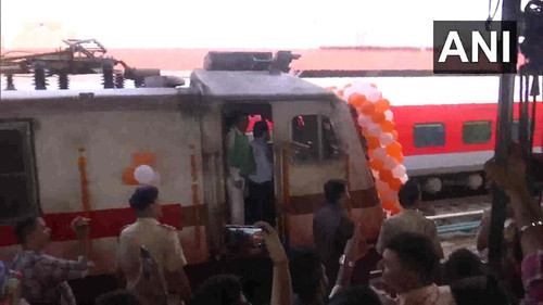 Rpk2eu6gRcAR 4p .jpg