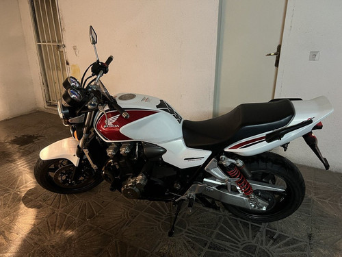 GtB78FaaIAADkXX.jpg