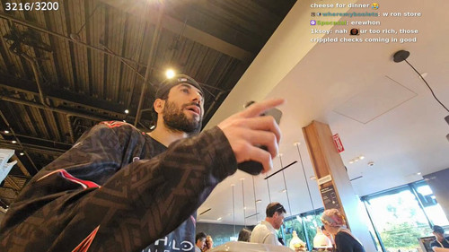 NFyRa0DDq4XXxR5I.jpg