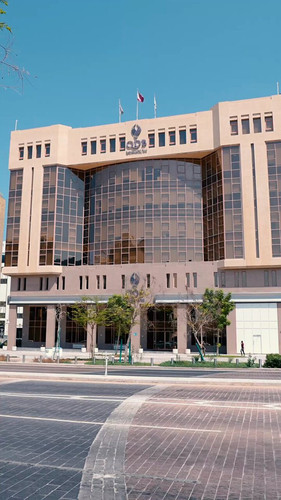 4 UhqykFIXEZUjaO.jpg