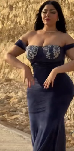 بزاز هرم الموديلز سلمي الشيمي من قلب الاهرامات FGVI4IV.md