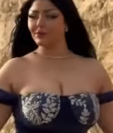 بزاز هرم الموديلز سلمي الشيمي من قلب الاهرامات FGVx6yQ