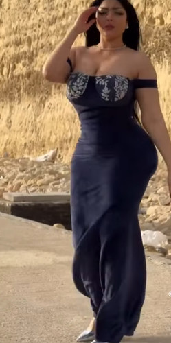 بزاز هرم الموديلز سلمي الشيمي من قلب الاهرامات FGVzUxI.md