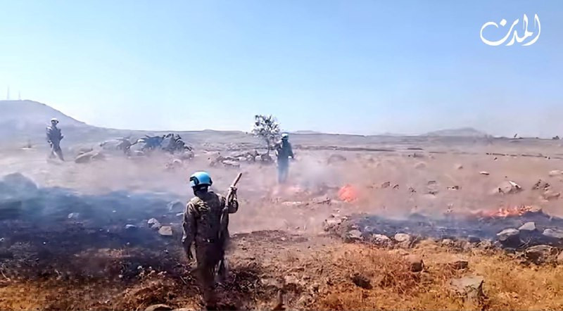 مصادر محلية سورية: قوات الاحتلال الإسرائيلي تفتعل حريقاً كبيراً غرب بلدة ‎الرفيد بريف القنيطرة الجنوبي ما أدى لاحتراق عشرات الدونمات من الأراضي وانفجا...