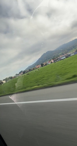 f4NE6mv2GnvJJG9B.jpg