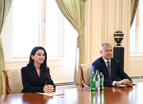 GvkU WnWIAA Gji.jpg
