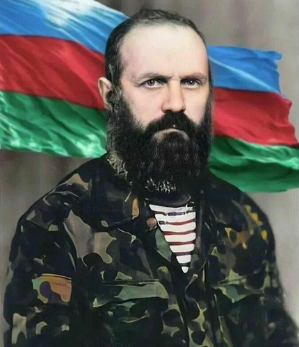 GpHOKBwXIAAnl7x.jpg