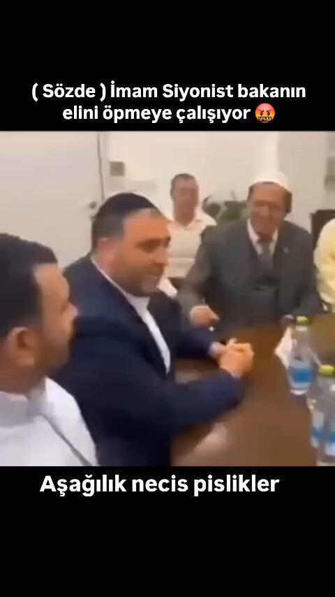 ar3R2il3amvMueCI.jpg