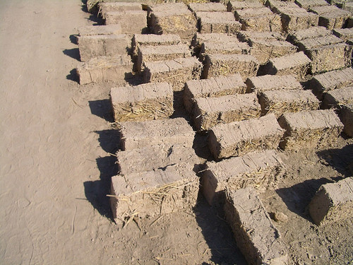 1200px Milyanfan adobe bricks 8041.jpg