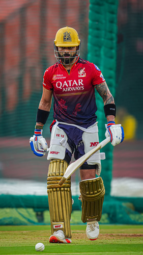 Ahmedabad: Royal Challengers Bengaluru's Virat Kohli during a training session on the eve of the Ind.jpg