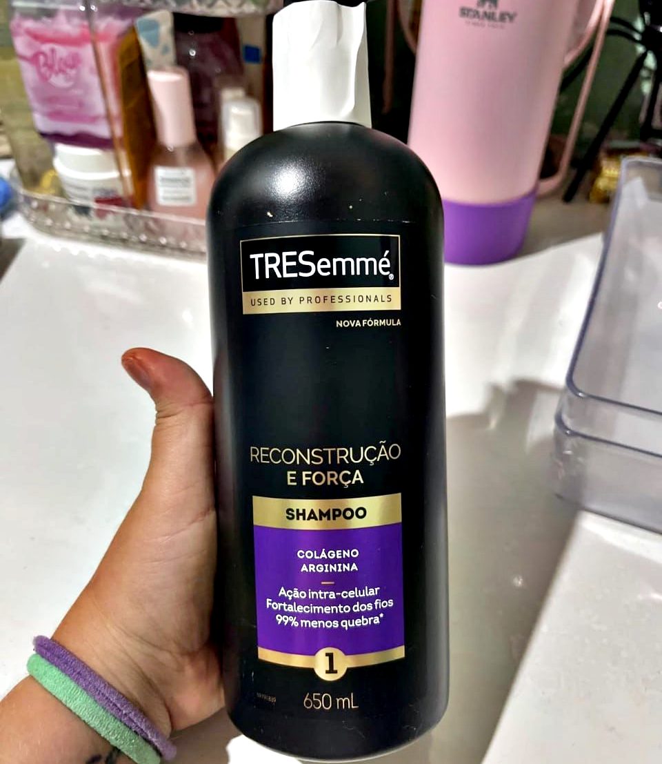 TRESemmé Reconstrução e Força Shampoo 650 ML