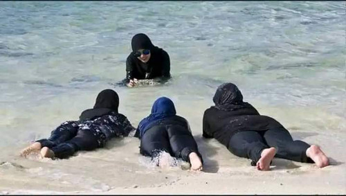 تسريبات البومات نودز مصري فيها البزاز كبيرة وبتتهز جوه الشاور FHwKDEG