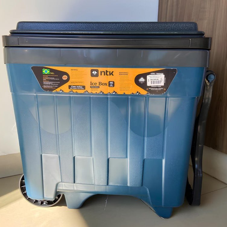 Caixa Térmica Ice Box De 34 Litros Com Rodas Azul Nautika