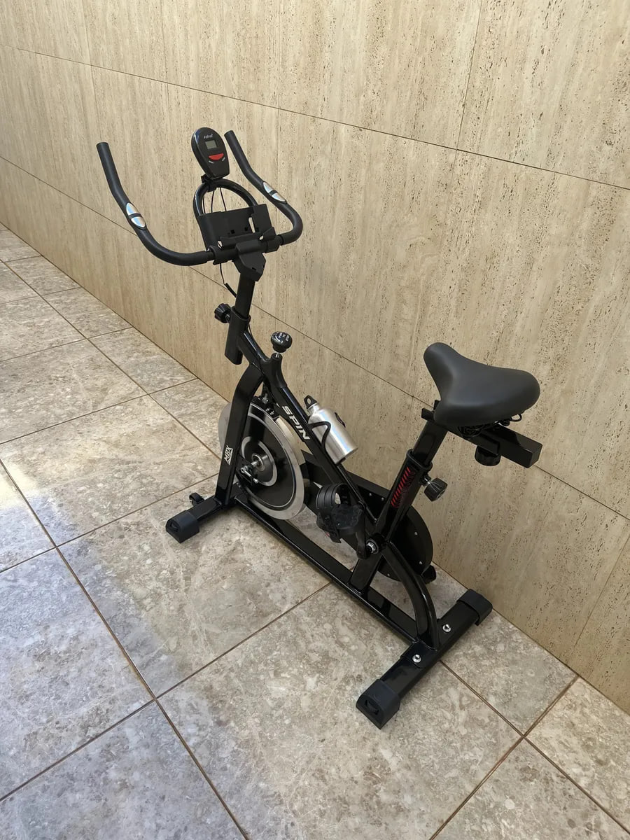 Bicicleta Ergométrica Spinning Mbx Com Roda De Inércia Preto/vermelho