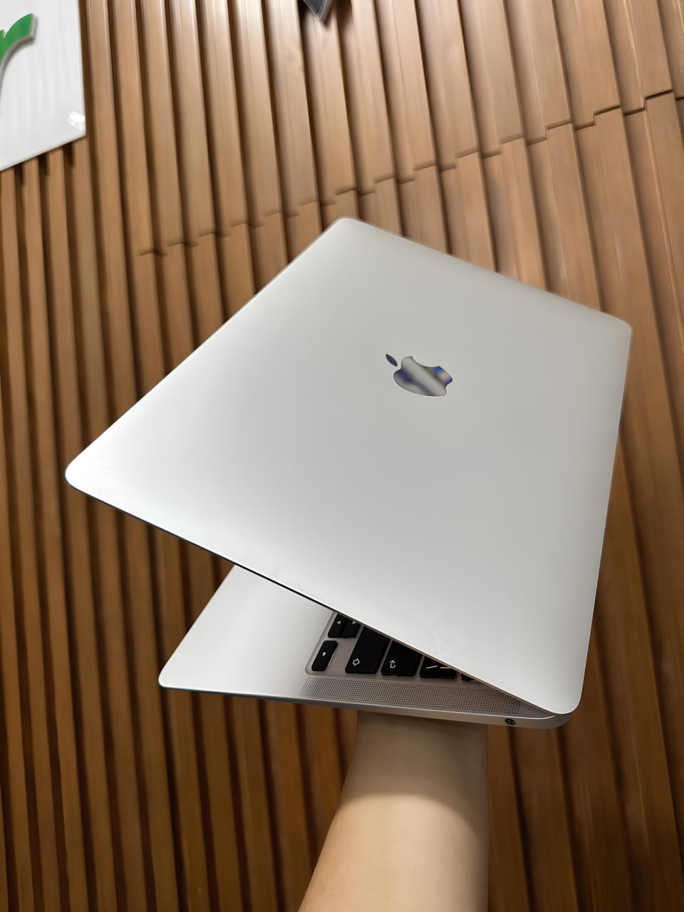 Apple 2024 MacBook Air (de 13 polegadas, Processador M3 da Apple com CPU 8‑core e GPU 8‑core, 16GB Memória unificada, 256 GB)