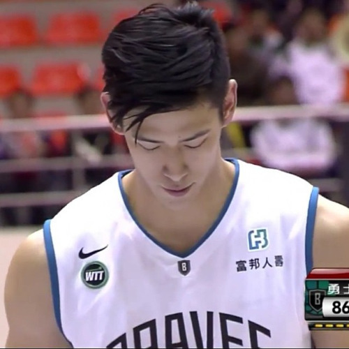 tumblr o2ath9zxiO1v6iteqo9 500.jpg