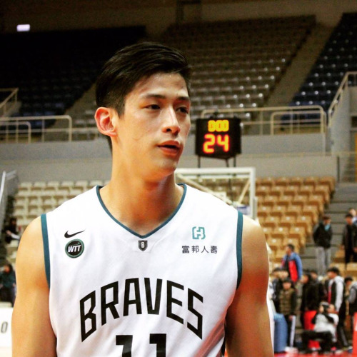 tumblr o2ath9zxiO1v6iteqo10 500.jpg