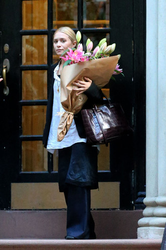 ashley olsen out and about in new york 08 02 2016 5