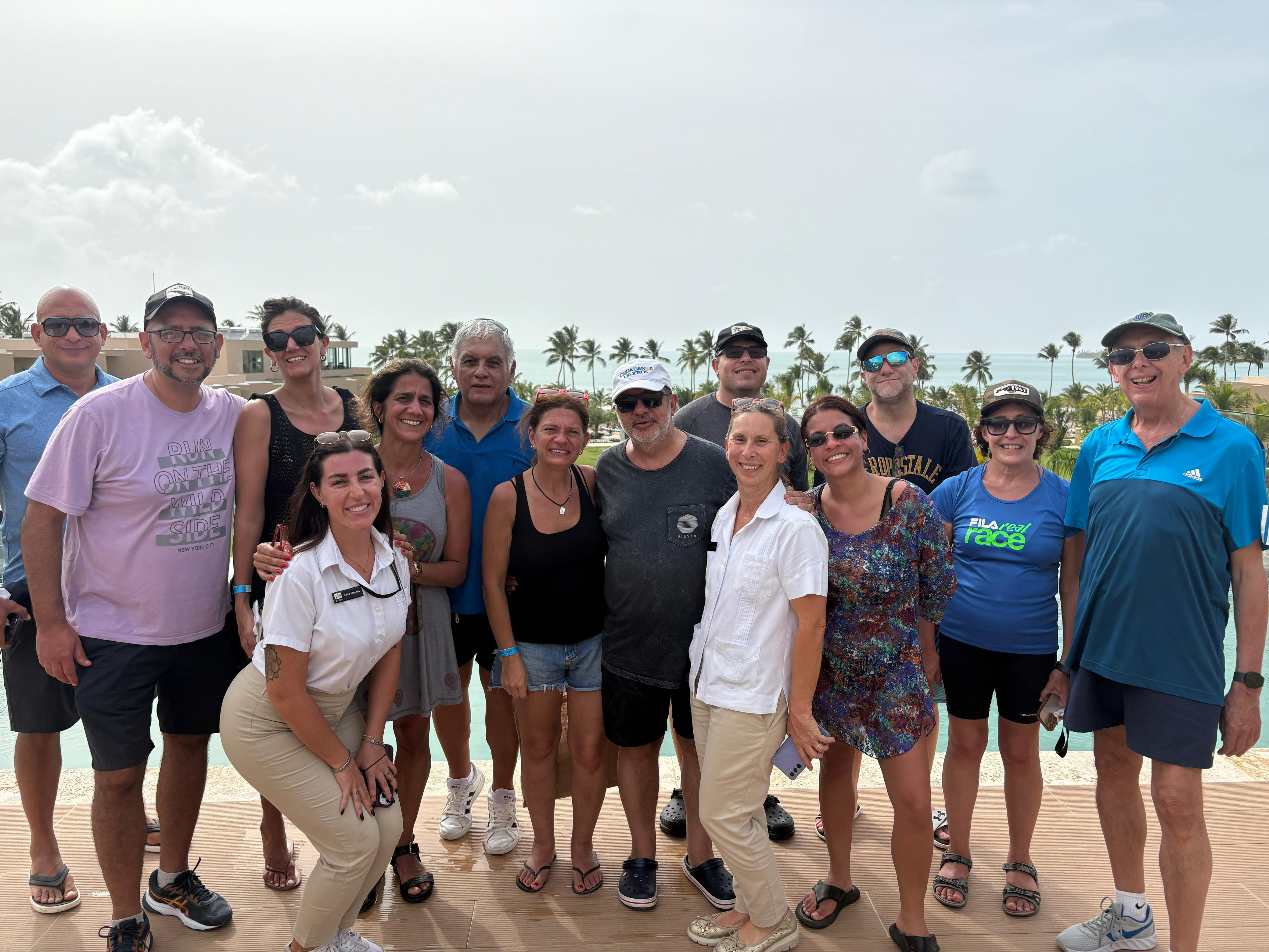 IMG-20250727-WA0207.jpg Grupo de Fam trip Argentina con Barbara y Alice equipo de Viva by Wyndham