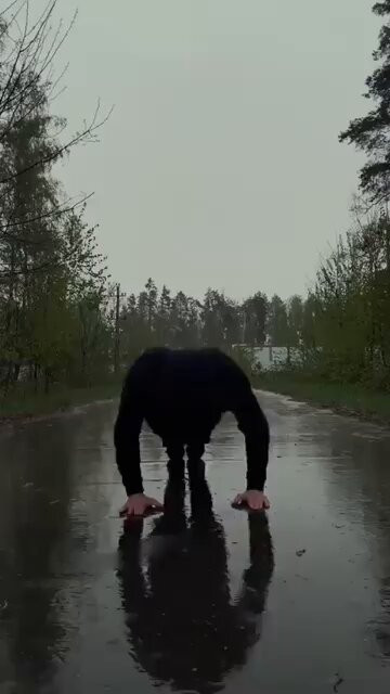 9bRqSYqhMsnv4zwP.jpg