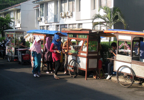 Kakilima street vendors in Jakarta.jpg