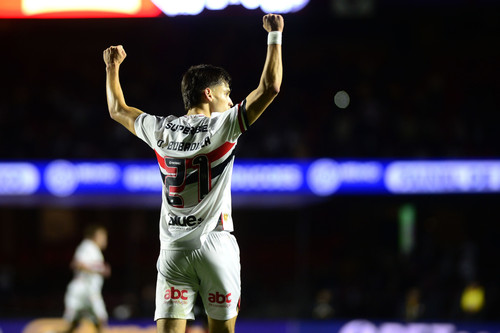 VITÓRIA CONVENCEU? São Paulo mostra força no Morumbi e vence com golaço; Crespo melhora o time