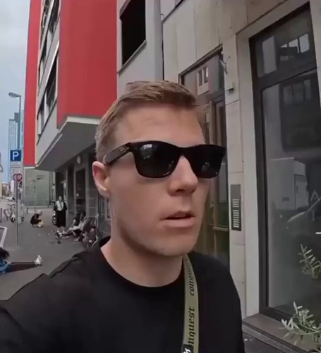 S7eGa Lcf4LzDHR .jpg