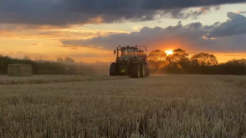 lPN4 EEnrTppeFT0.jpg