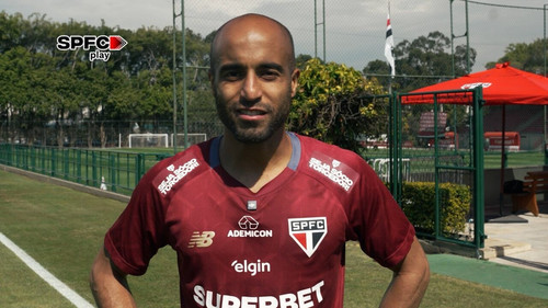 Lucas celebra retorno aos gramados pelo São Paulo: desafio crucial na carreira