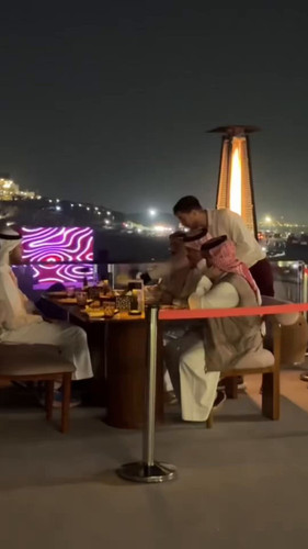 S2mwaJOo3WJo5cbP.jpg