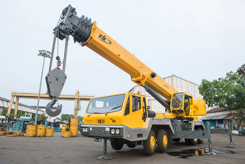 truck crane.jpg