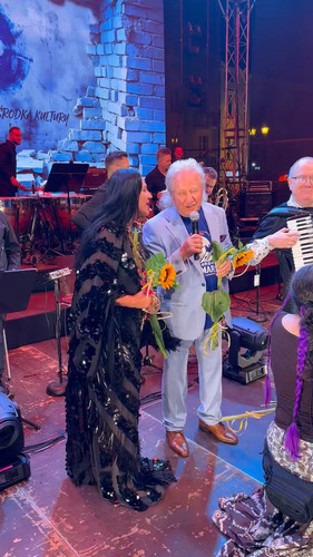 MWh8I1sLoML 77xn.jpg